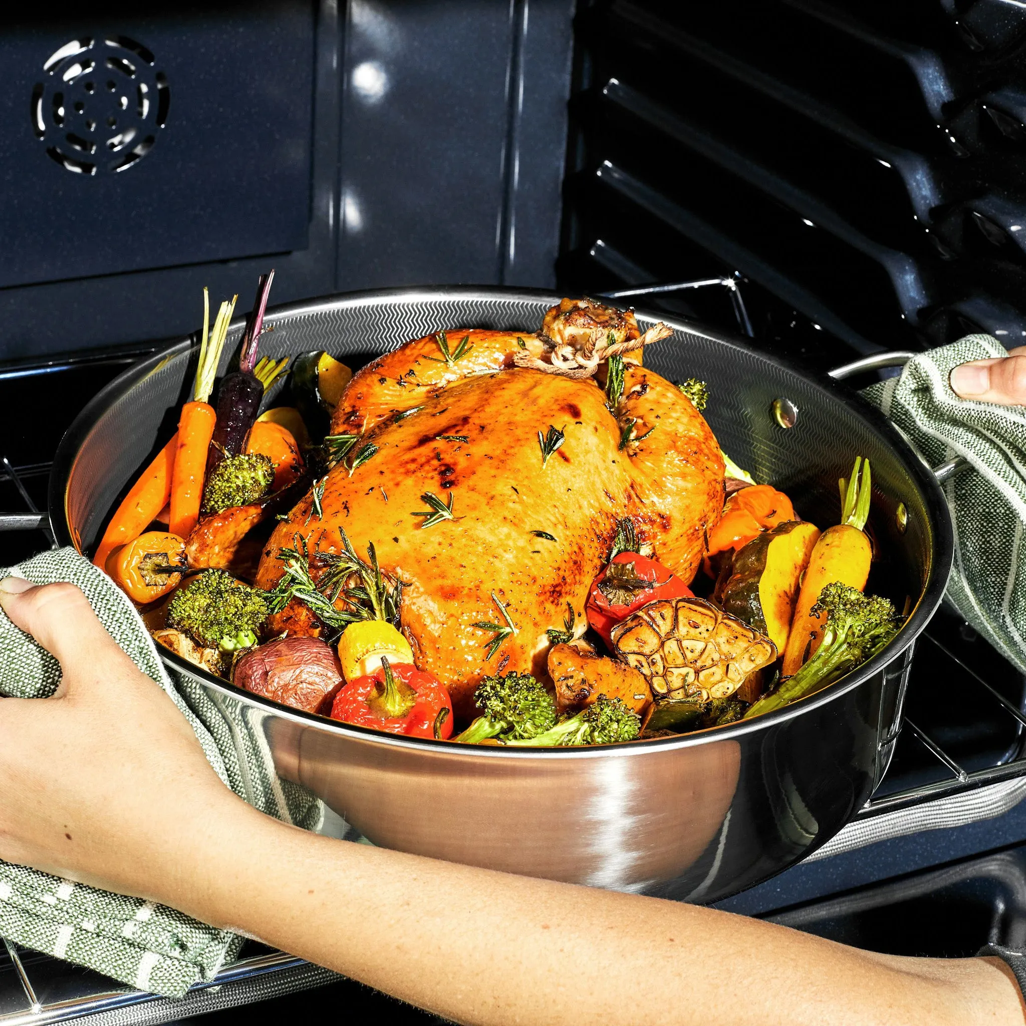 6.6 Litre Hybrid Deep Sauté Pan/Chicken Fryer with Lid