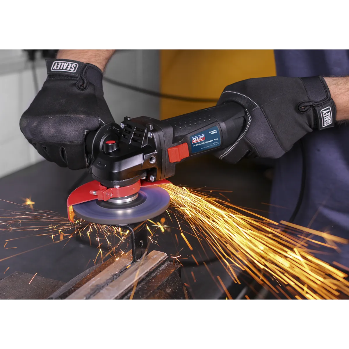 Angle Grinder ¯115mm 750W/230V Slim Body