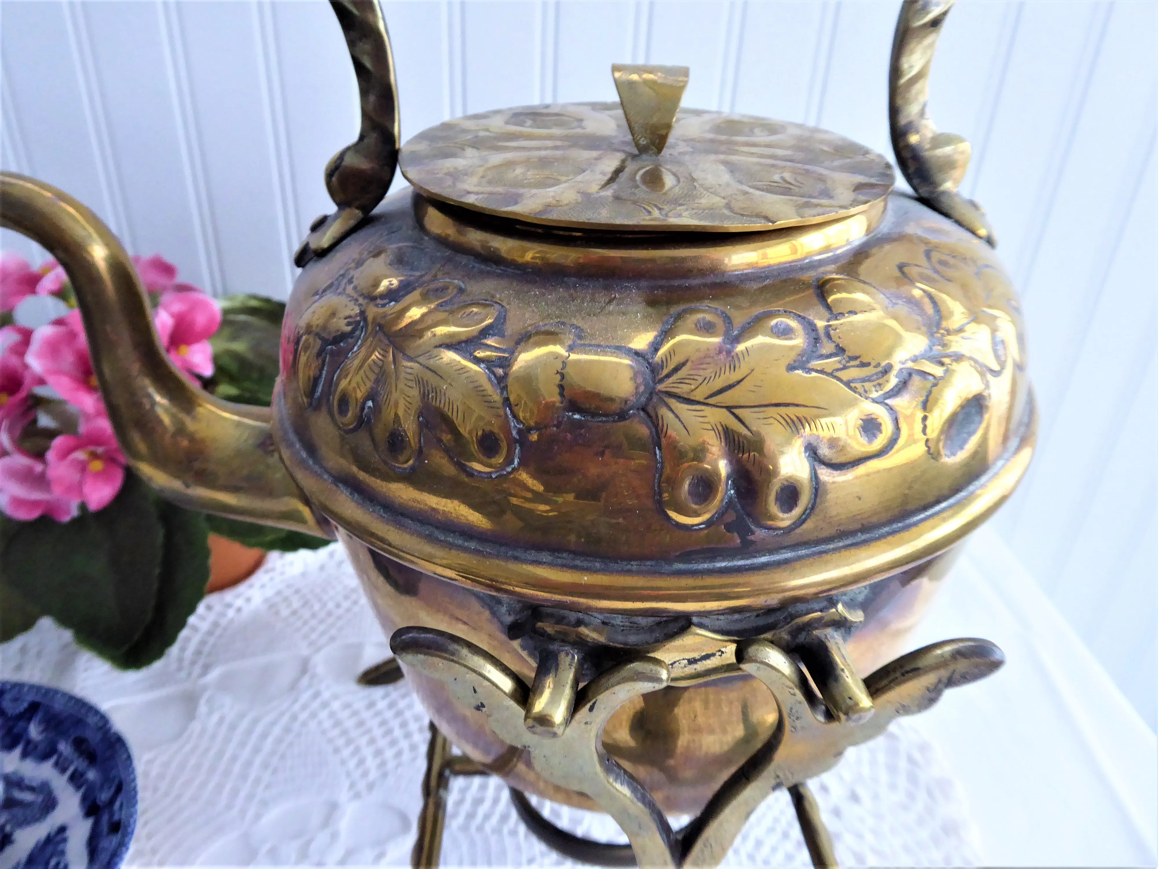 Brass Tipping Tea Kettle Spirit Kettle Oak Leaves Acorns Bakelite 1900 Teapot